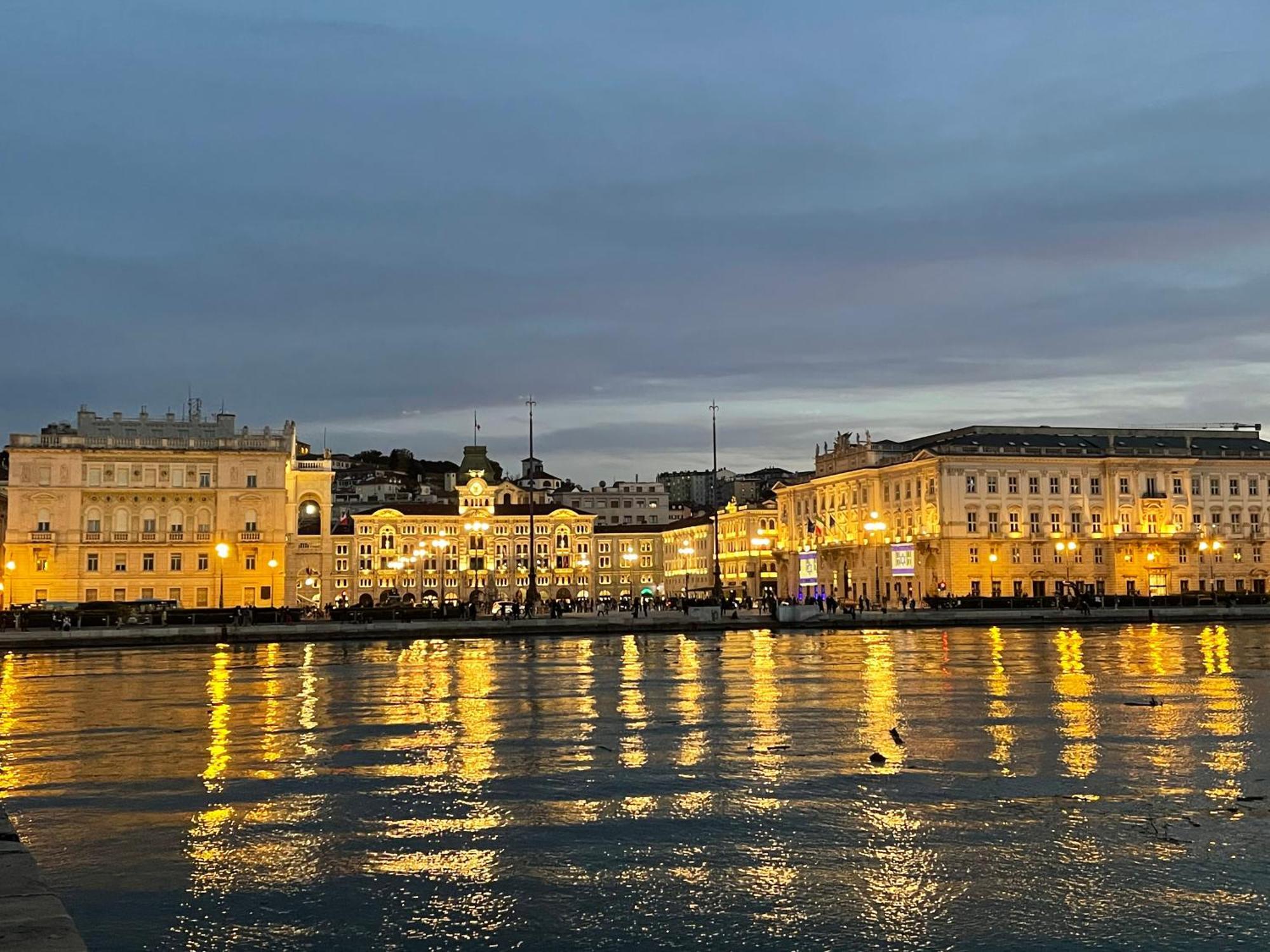 Le Vie Del Vento - Garibaldi Appartement Triëst Buitenkant foto